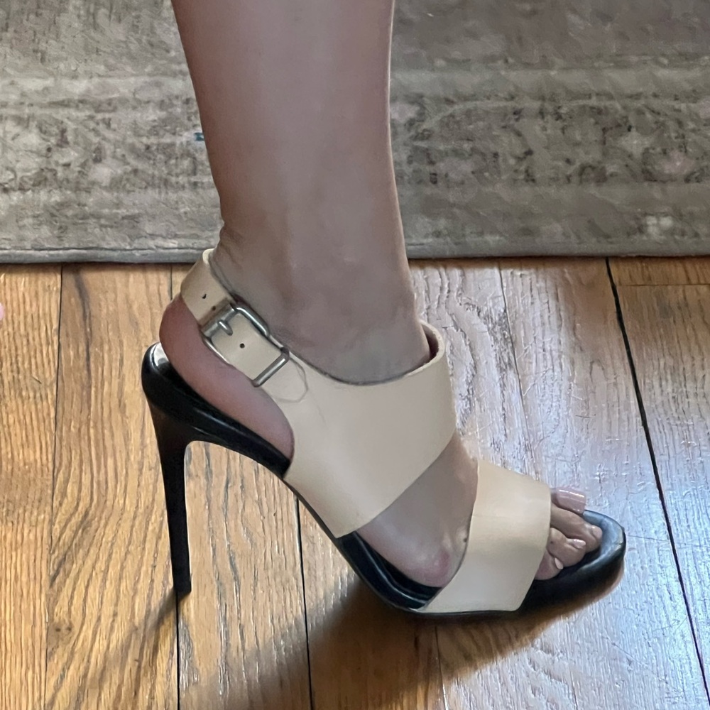 Acne studios NWOT heel